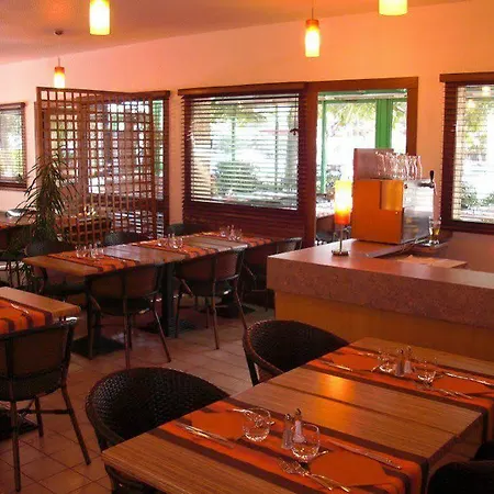 Metrhotel Cambo Hotel 2*