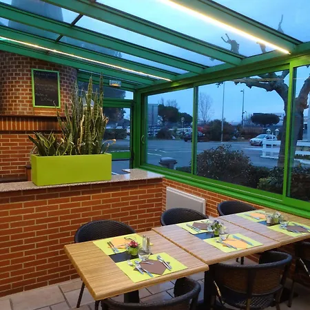 Metrhotel Cambo 호텔 2*