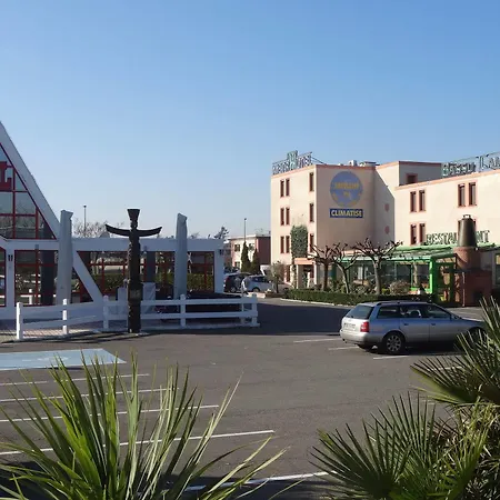 Metrhotel Cambo 호텔