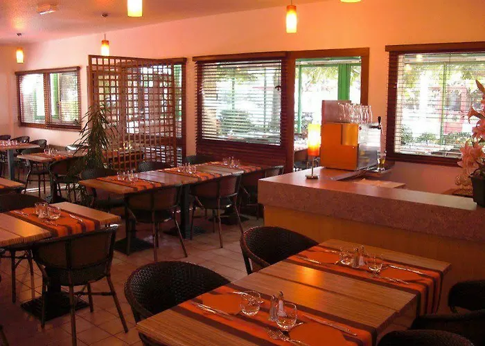 Metrhotel Cambo Ξενοδοχείο 2*